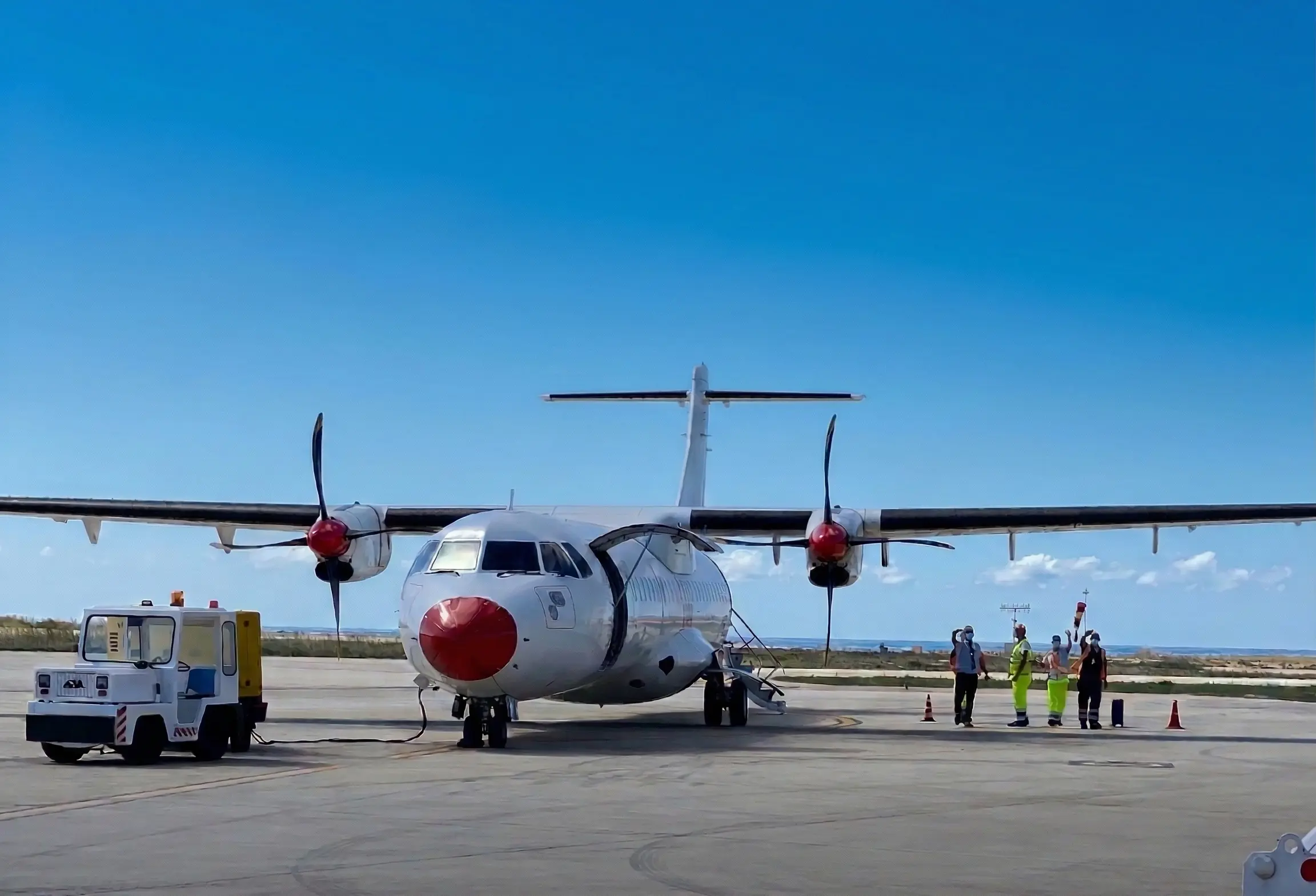 Voli per Lampedusa 2026: tutti i collegamenti diretti per l'estate